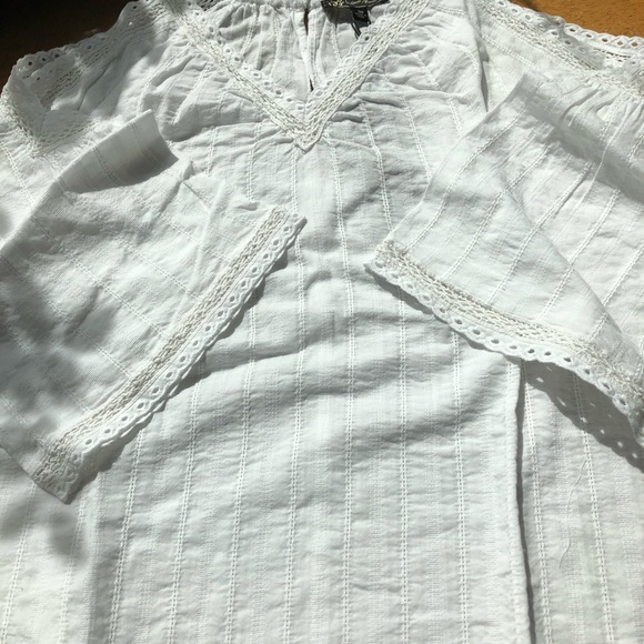 NWT FINAL REDUCTION Cold Shoulder Crochet Top - Picture 6 of 8